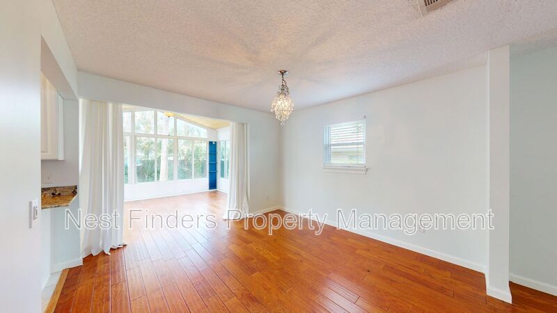 Building Photo - 421 7th Ave S