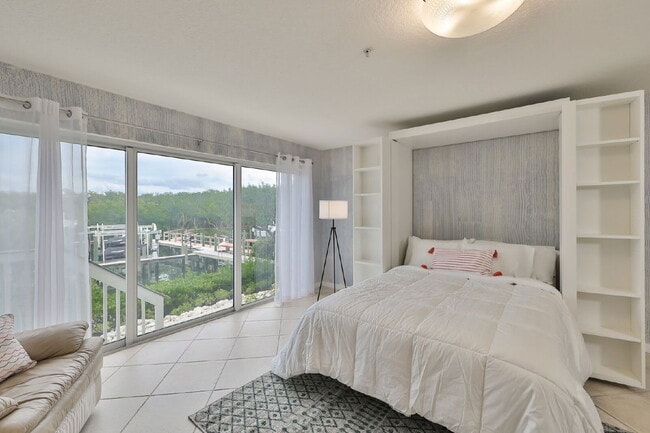 Building Photo - 1593 Pinellas Bayway S