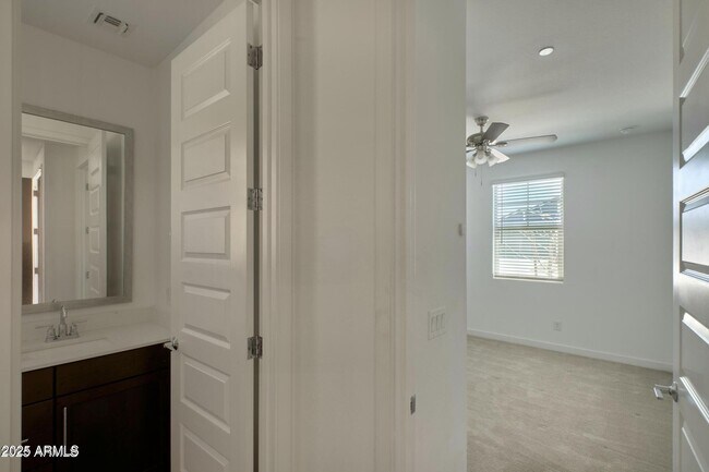 Building Photo - 12542 W Cassia Trail