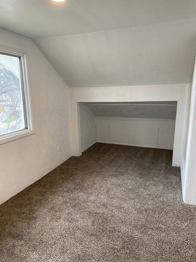 Building Photo - Illinois Duplex