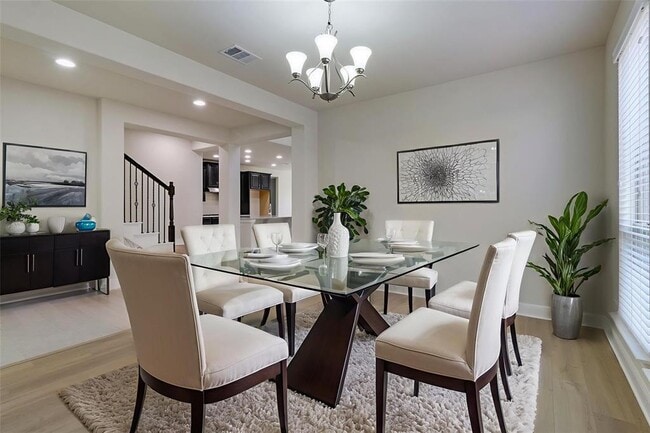 Building Photo - 3009 Silvergrass Cv