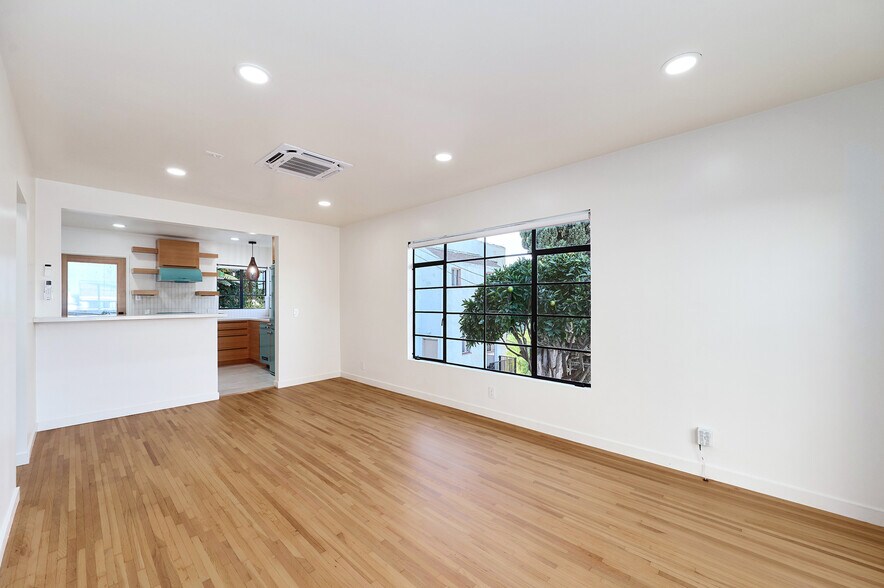 Living/Dining - 1940 Clinton St