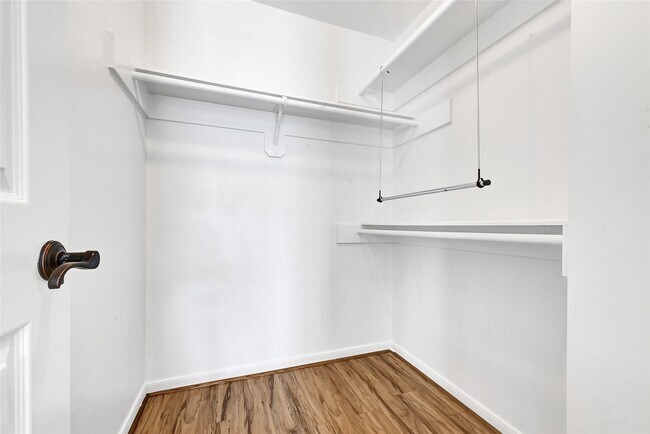 Building Photo - 19810 Bambiwoods Ct