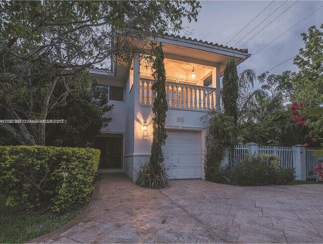 Building Photo - 4000 Alhambra Cir