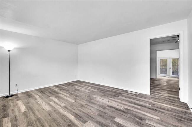 Building Photo - 2356 County Line Rd SW