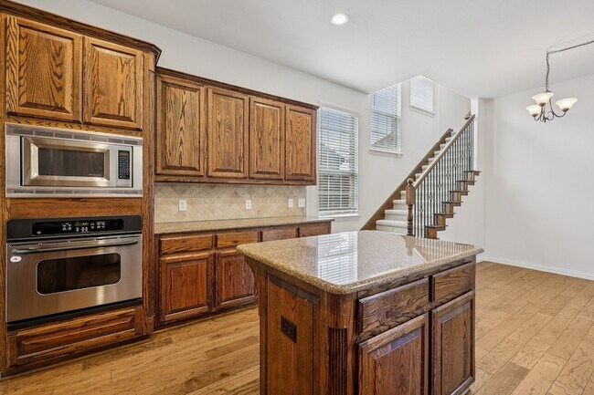 Building Photo - 11295 Apple Valley Dr