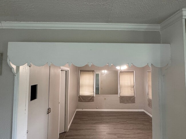 Building Photo - Charming 1-Bedroom, 1-Bath Home Near Downt...