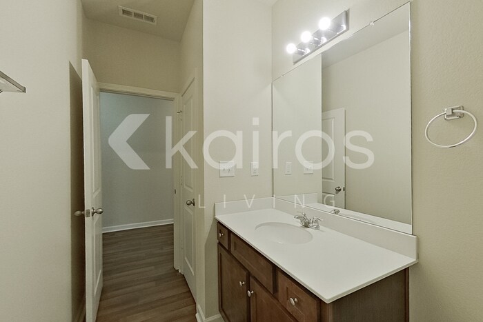 Building Photo - 10757 Bent Brook Dr