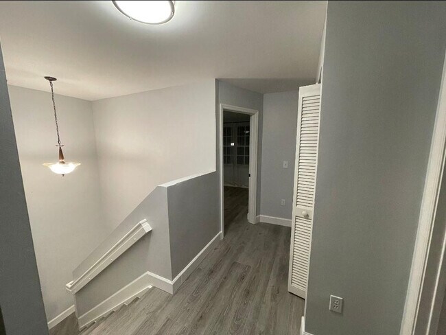 Building Photo - 4151 Eastridge Cir