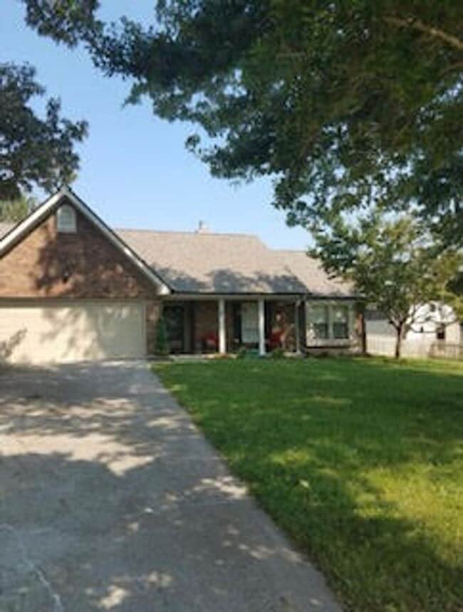 Building Photo - 1704 Bay Wood Cir