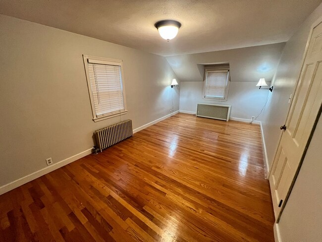 Building Photo - Beautiful, Single Family Colonial for Rent in Springfield!