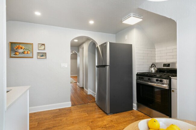 Building Photo - 2619 E 12th Ave