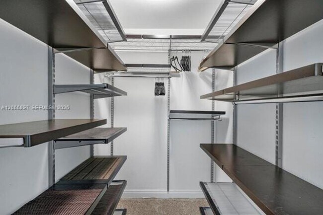 Building Photo - 16400 Collins Ave