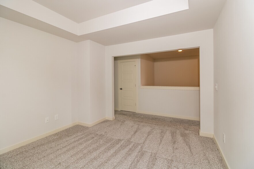 Building Photo - 5552 Cathwick Dr