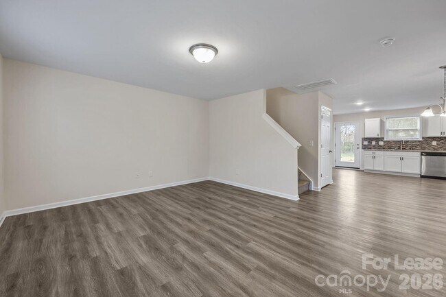 Building Photo - 409 Kickapoo Ave