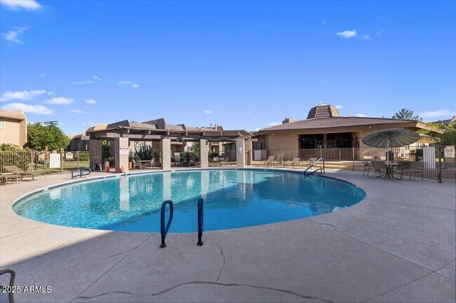 Building Photo - 7430 E Chaparral Rd