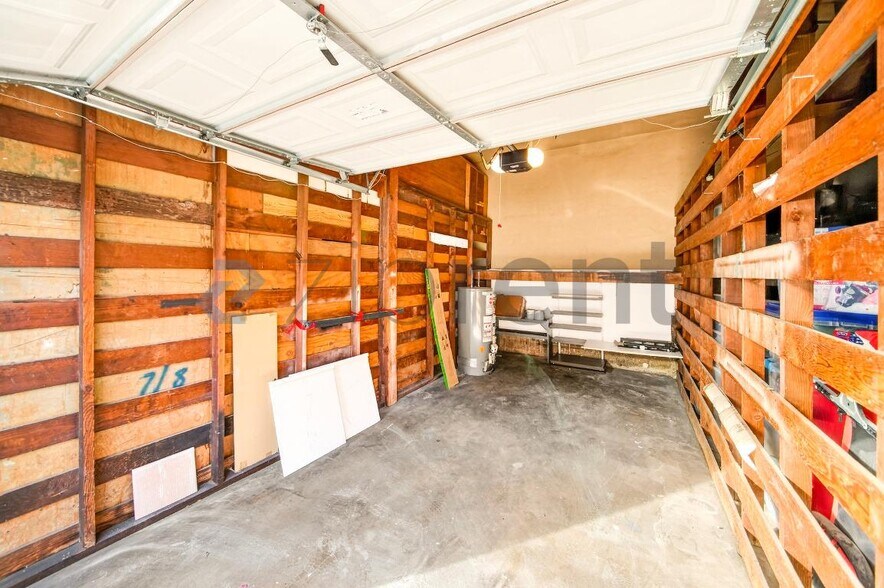 Building Photo - 2301 W Beverly Blvd