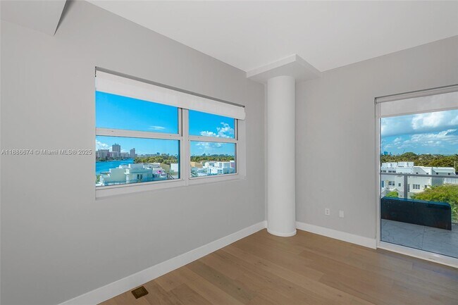 Building Photo - 6103 Aqua Ave