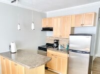 Building Photo - University Towers #301 - FURNISHED studio within walking distance to UTK, Fort Sanders Medical Ce...