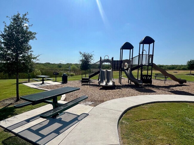 Building Photo - Spacious 4 Bedroom ~ Convenient to JBSA Randolph AFB or JBSA Lackland AFB! Fridge/Washer/Dryer In...