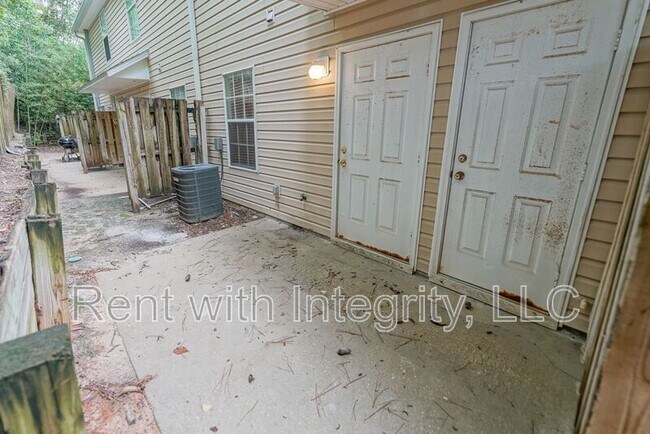 Building Photo - 241 Dixie Dr