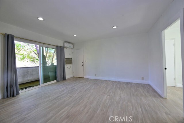 Building Photo - 475 Fairview Ave