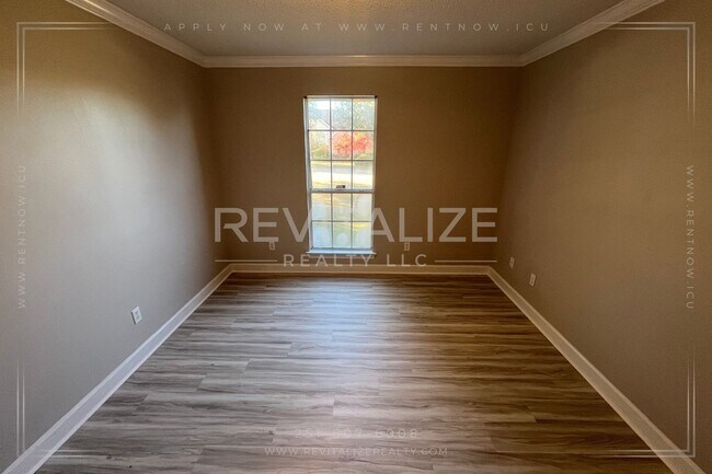 Building Photo - COMING SOON!!!   Beautiful 3 Bedroom/3 Bathroom Home in Semmes!