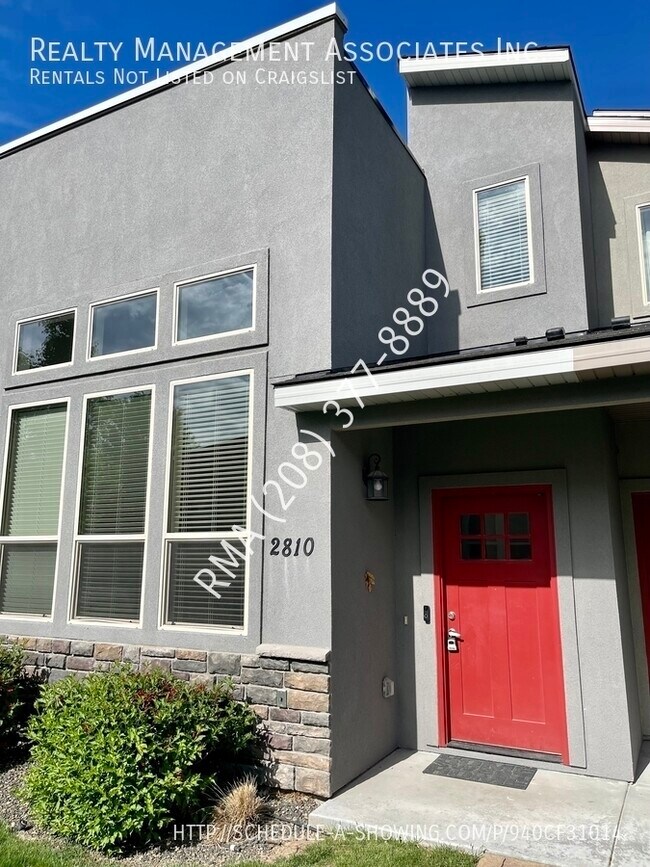 Primary Photo - Gorgeous Townhouse Located in Meridian Nea...