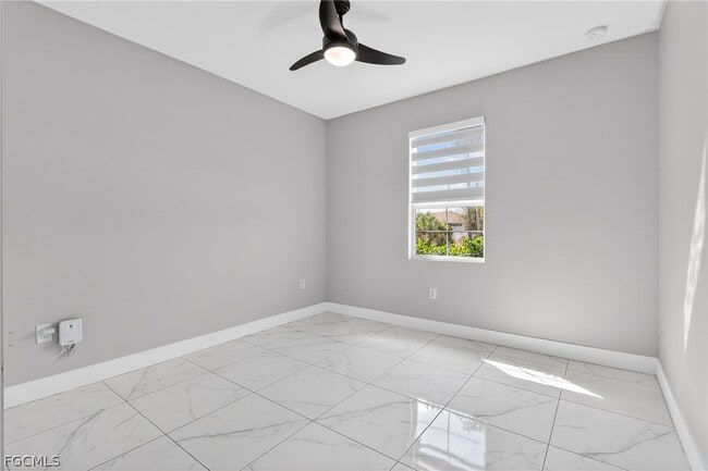 Building Photo - 702 Norman Ave N