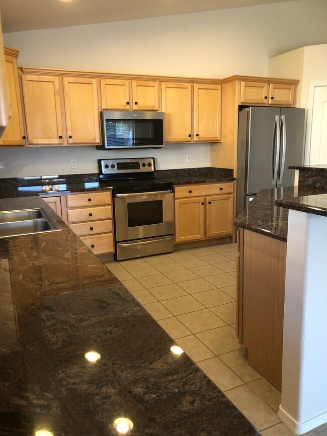 Building Photo - 10427 E Avalon Park St