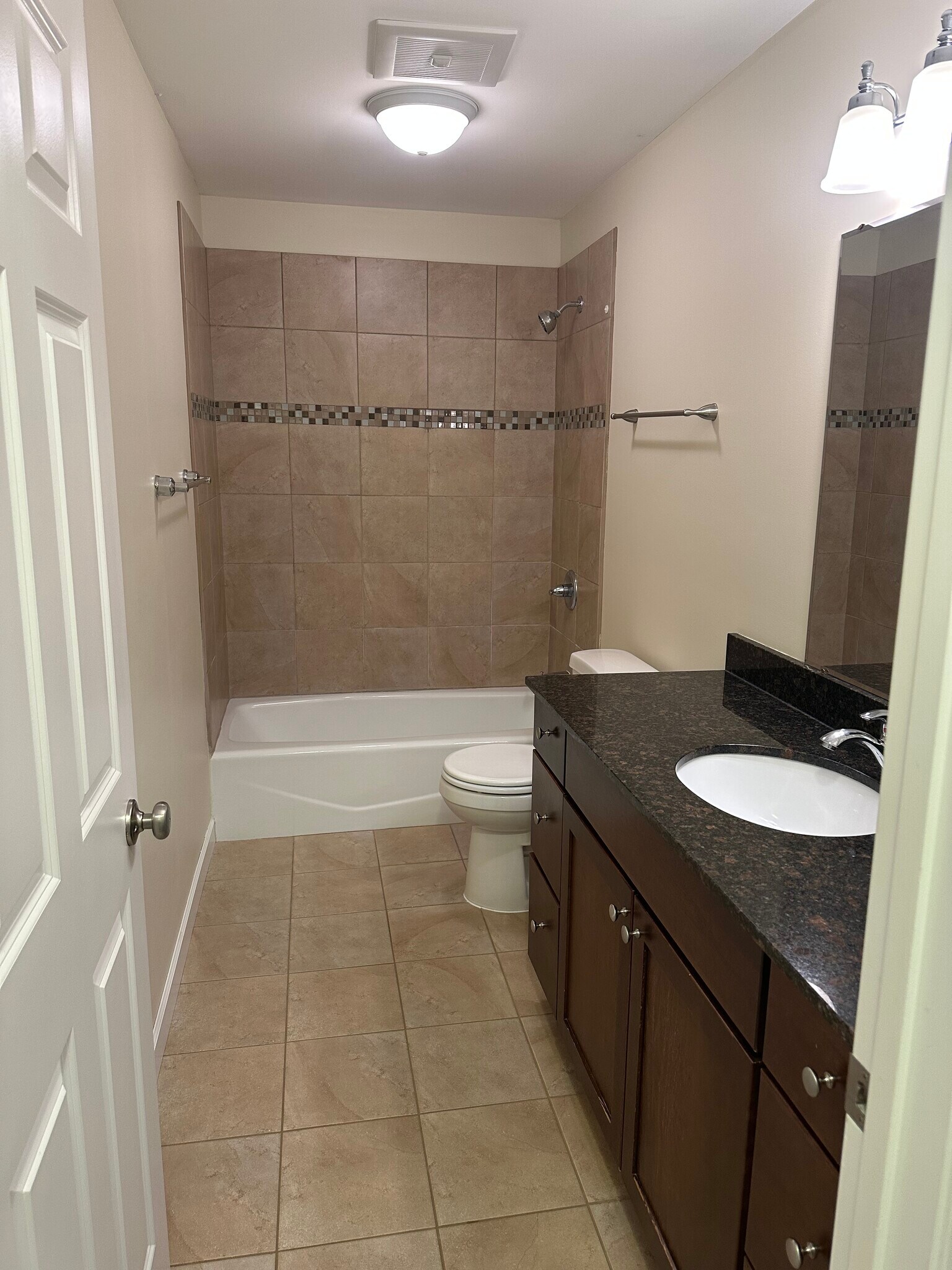 Building Photo - 252 Terraplane Dr SE