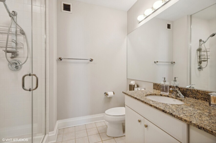 Building Photo - 33 W Ontario St