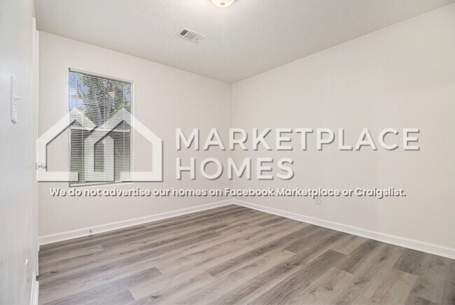 Building Photo - 4826 Mainstreet Valley Trce