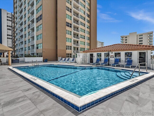 Building Photo - 1410 S Ocean Dr