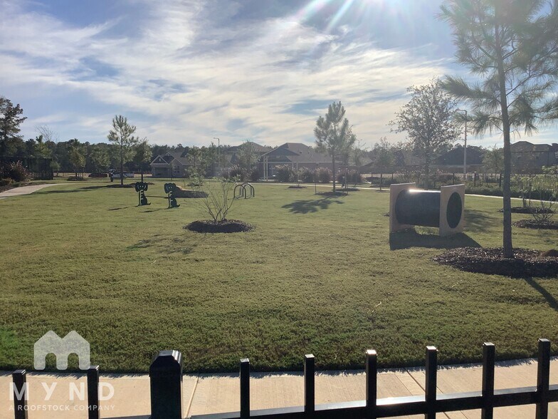 Building Photo - 15635 Plum Brk Dr