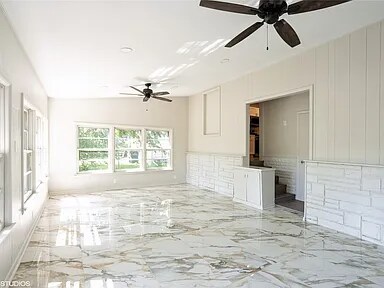 Building Photo - 3215 E 8th St