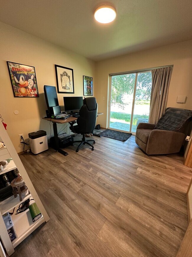 Building Photo - Large 3bd, 2.5 Bath Townhome for Rent in N...