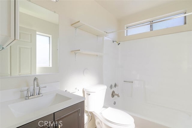 Building Photo - 13015 Vanowen St