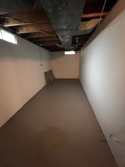 Building Photo - 1985 N Harrison Rd