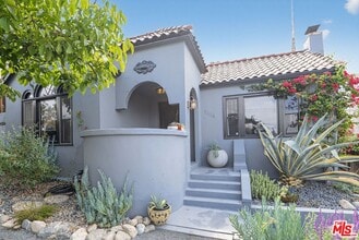 Building Photo - 1114 Yale Dr