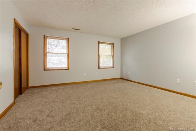 Building Photo - 22 Windwood Dr