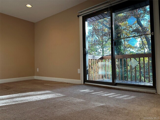 Building Photo - 83 Bailey Ct