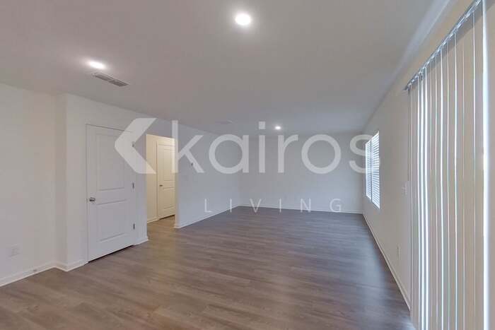 Building Photo - 503 Park Brooke Trce