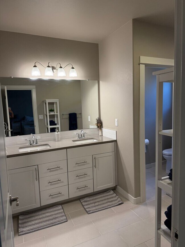 Building Photo - Beautiful 4-bdr with Bonus Loft and 3-car garage in Sisters!