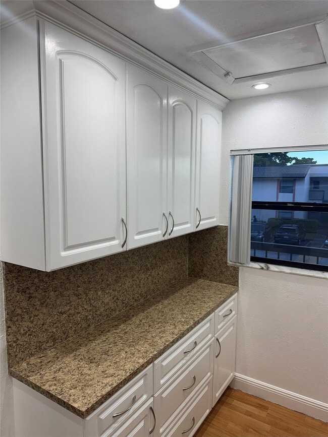 Building Photo - 851 NE 209th Terrace