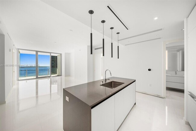 Building Photo - 300 Biscayne Blvd Way