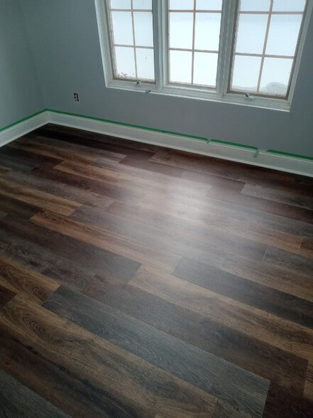 Building Photo - 3650 Lakeview Ave