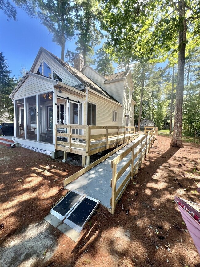 Building Photo - 11 Sandy Cove Rd