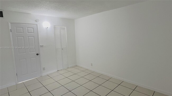 Building Photo - 4550 NW 9th St