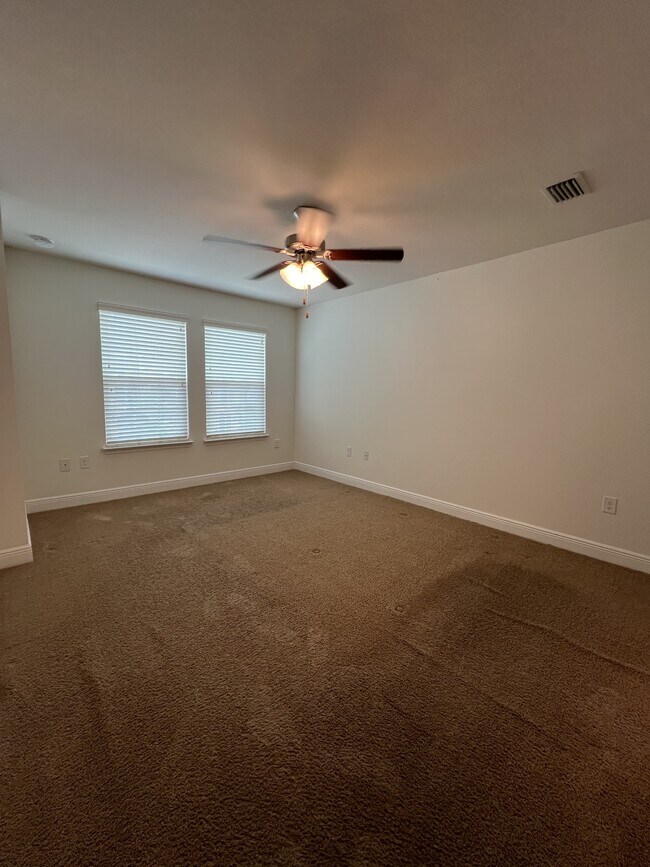 Building Photo - 151 Iron Horse Dr E